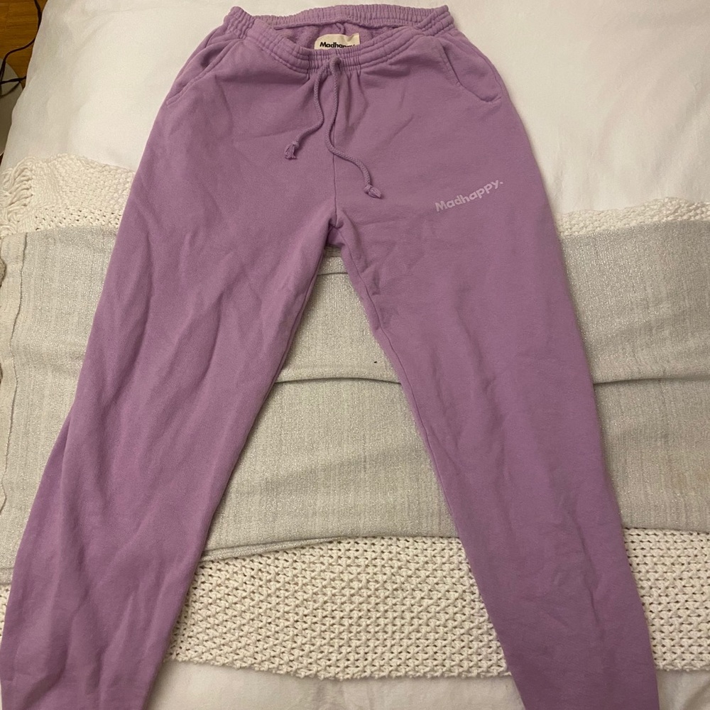 MAD-HAPPY UNIVERSAL SWEATPANT - LILAC